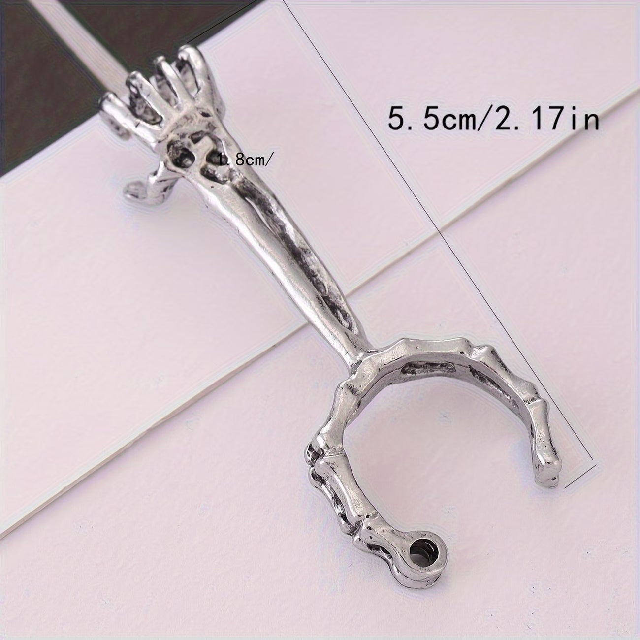 1pc of a Bone-Shaped Smoking Ring with a Skull Design on The Mouthpiece